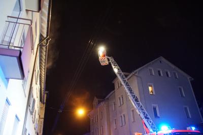 Stuttgart Bad Cannstatt: Zimmerbrand aus noch ungeklaerter Ursache